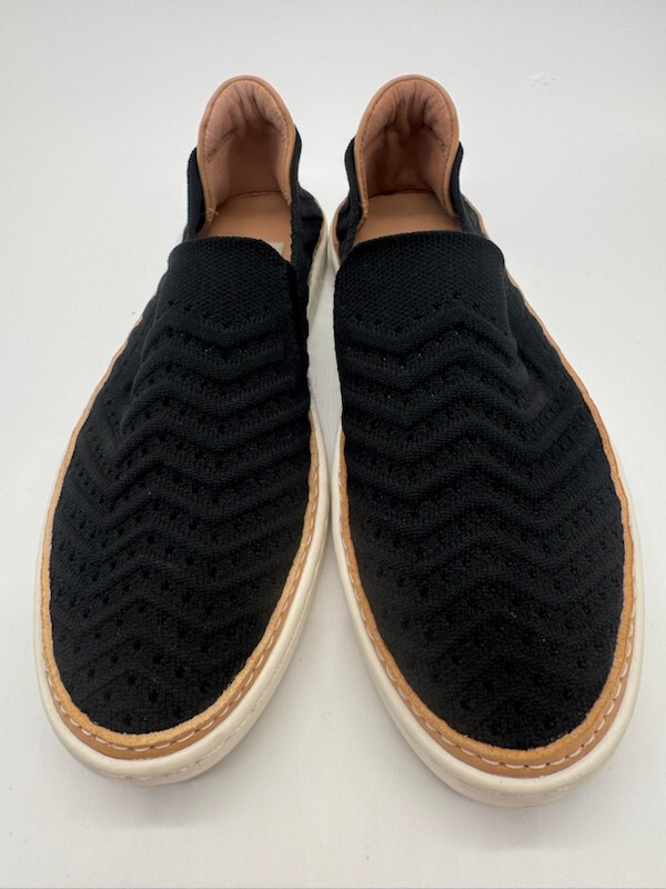 Ugg Sammy Knit Chevron Sneakers Women’s Size 5.5 Black 7046