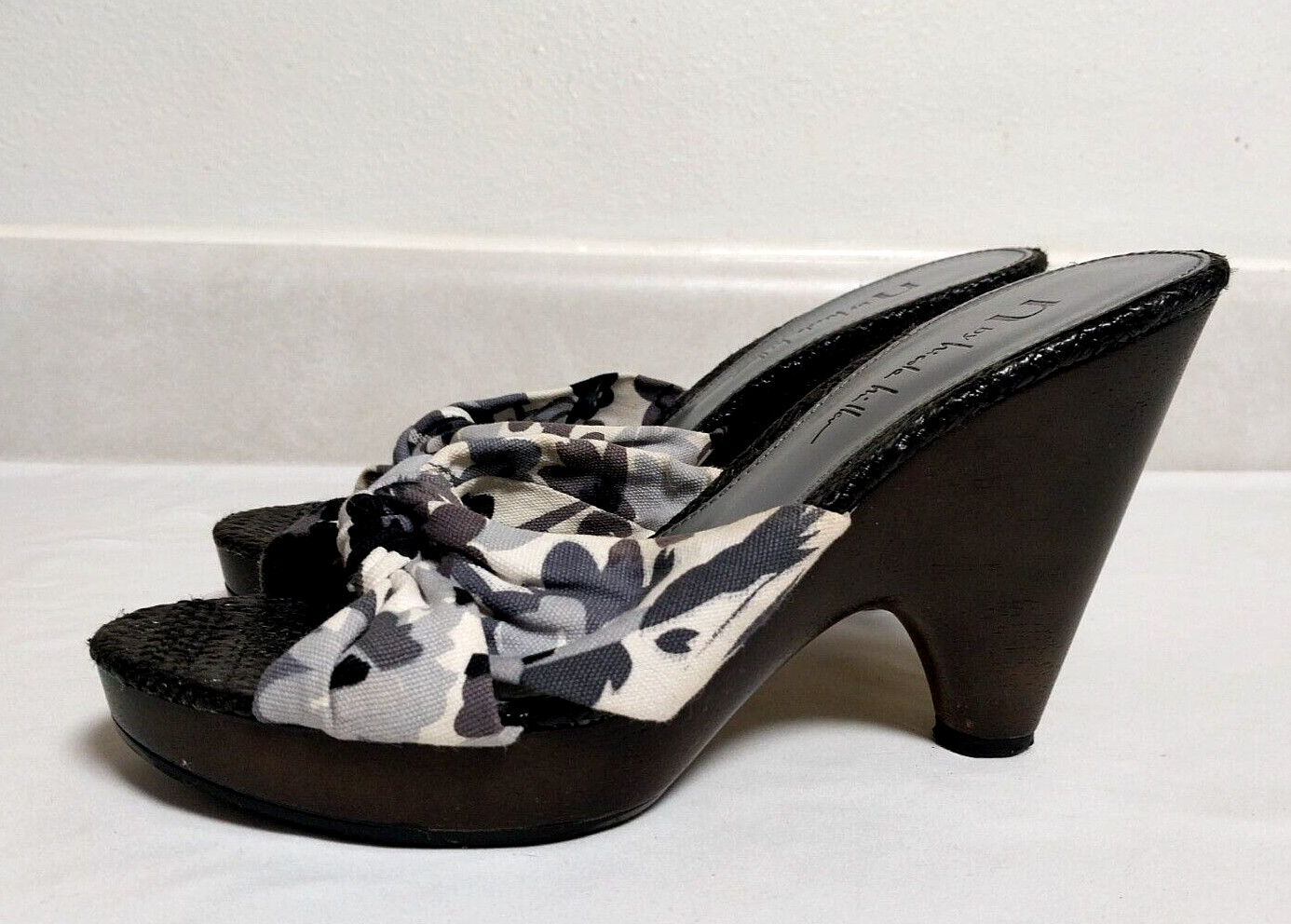 N. BY NICOLE MILLER PLATFORM HEEL BLACK GRAY WHITE FLORAL 4.25″ HEEL SIZE 7.5M