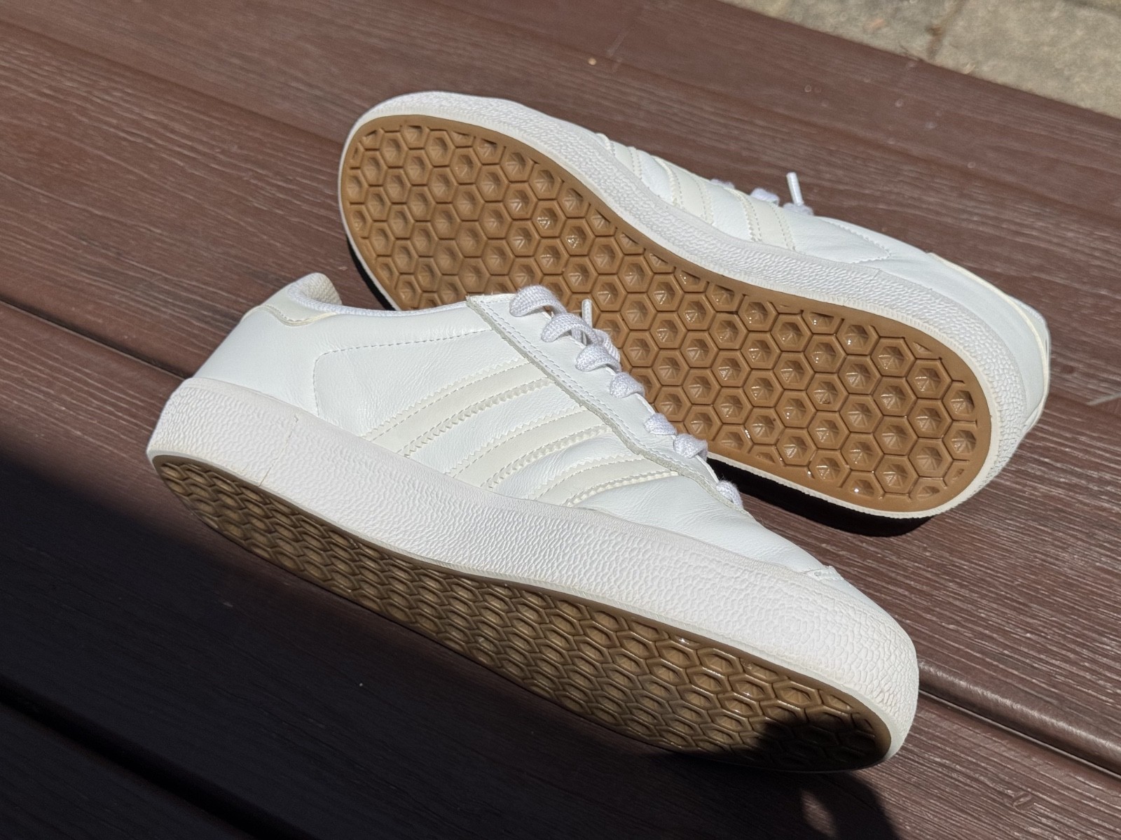 Men’s US 8.5, Women’s US 10 – Adidas Classic Gazelle Sneakers – White, Leather