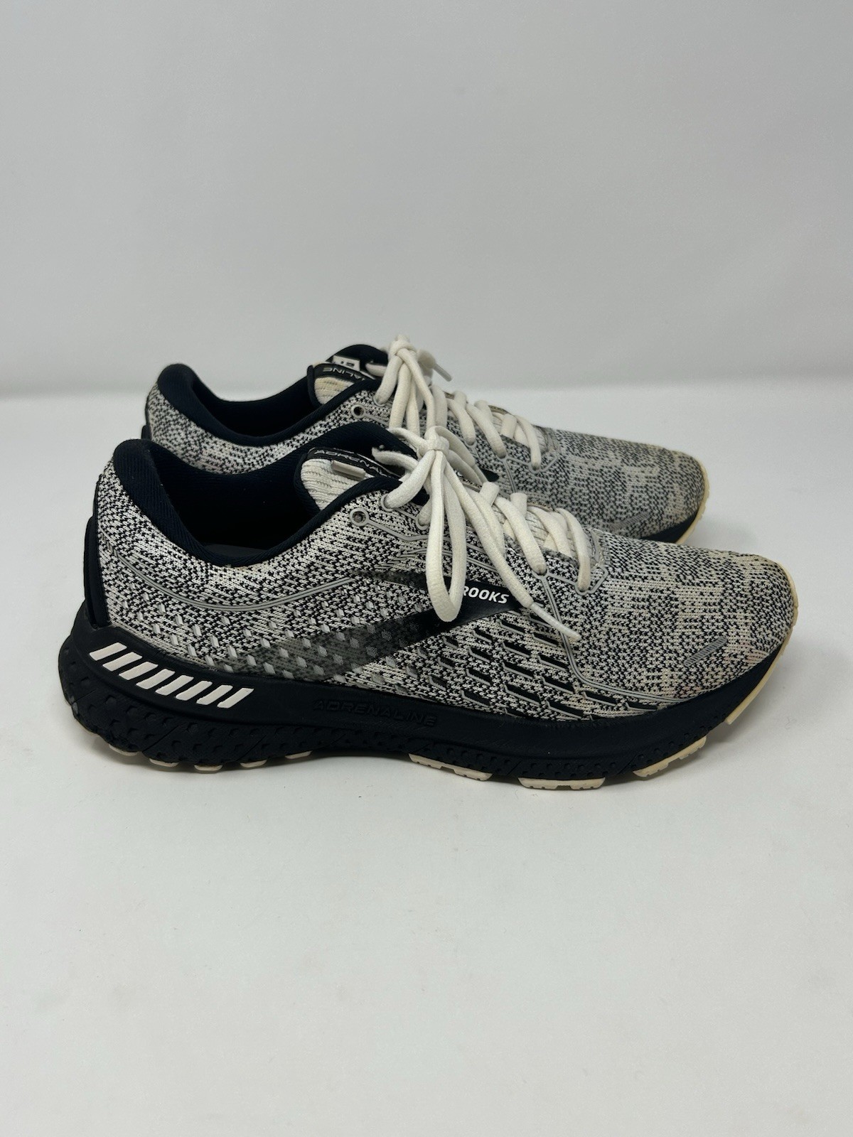 Brooks Adrenaline GTS 21 Black/Gray/White – 120329-1B-135, Size 9