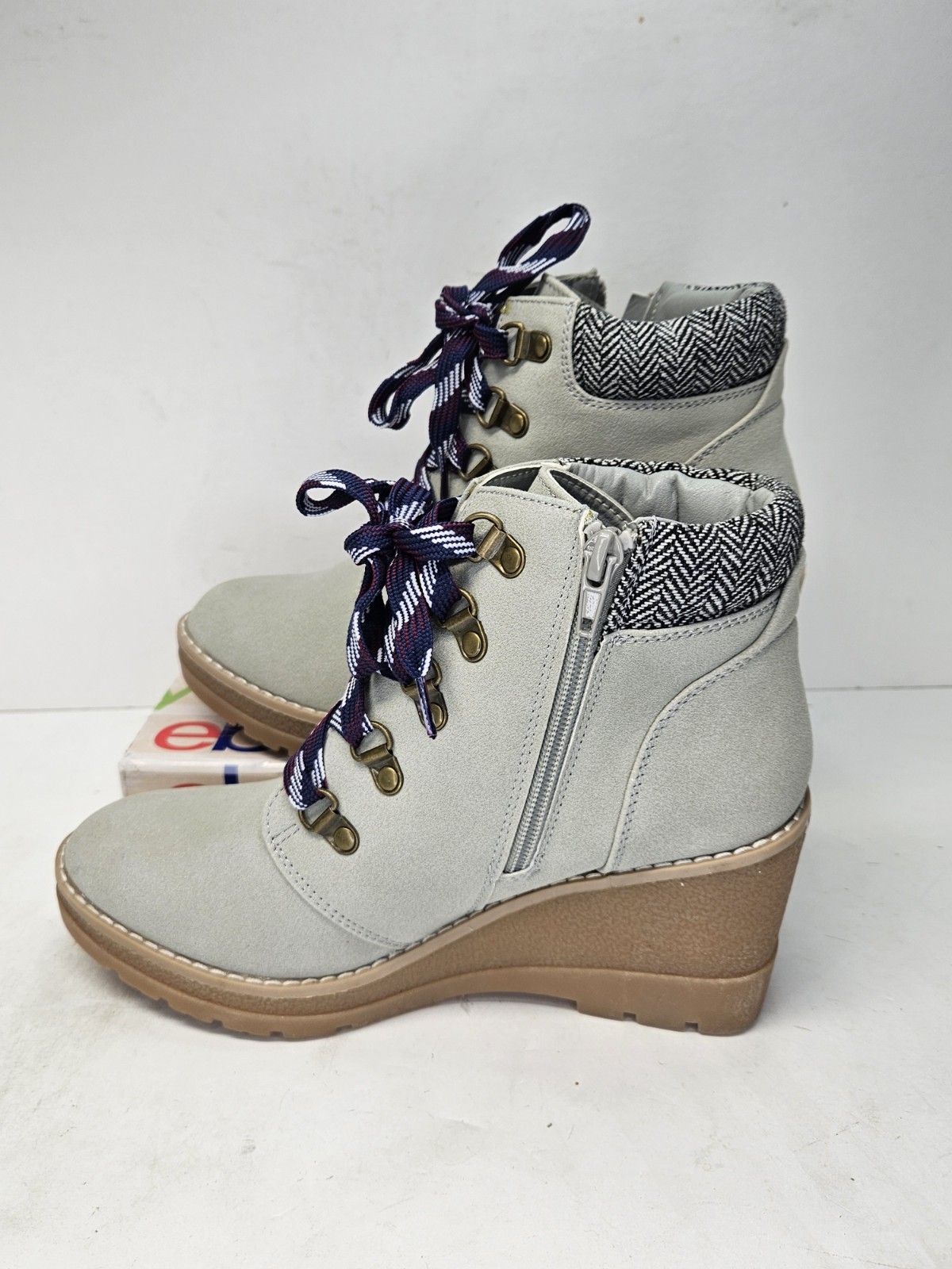 Maurices Boots Women’s 8 M Claire Lace Up Zip Heels Hiker Ankle Bootie Grey