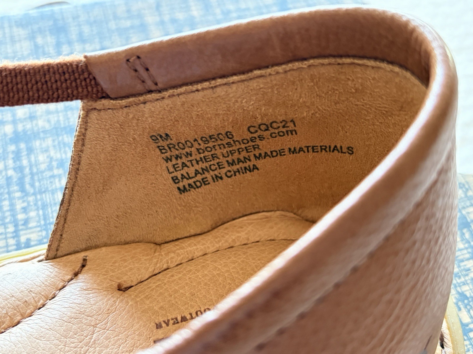 Born Cove Modern Brown Leather Slip On Flat Sandals Shoes Womens Size 9M Unworn