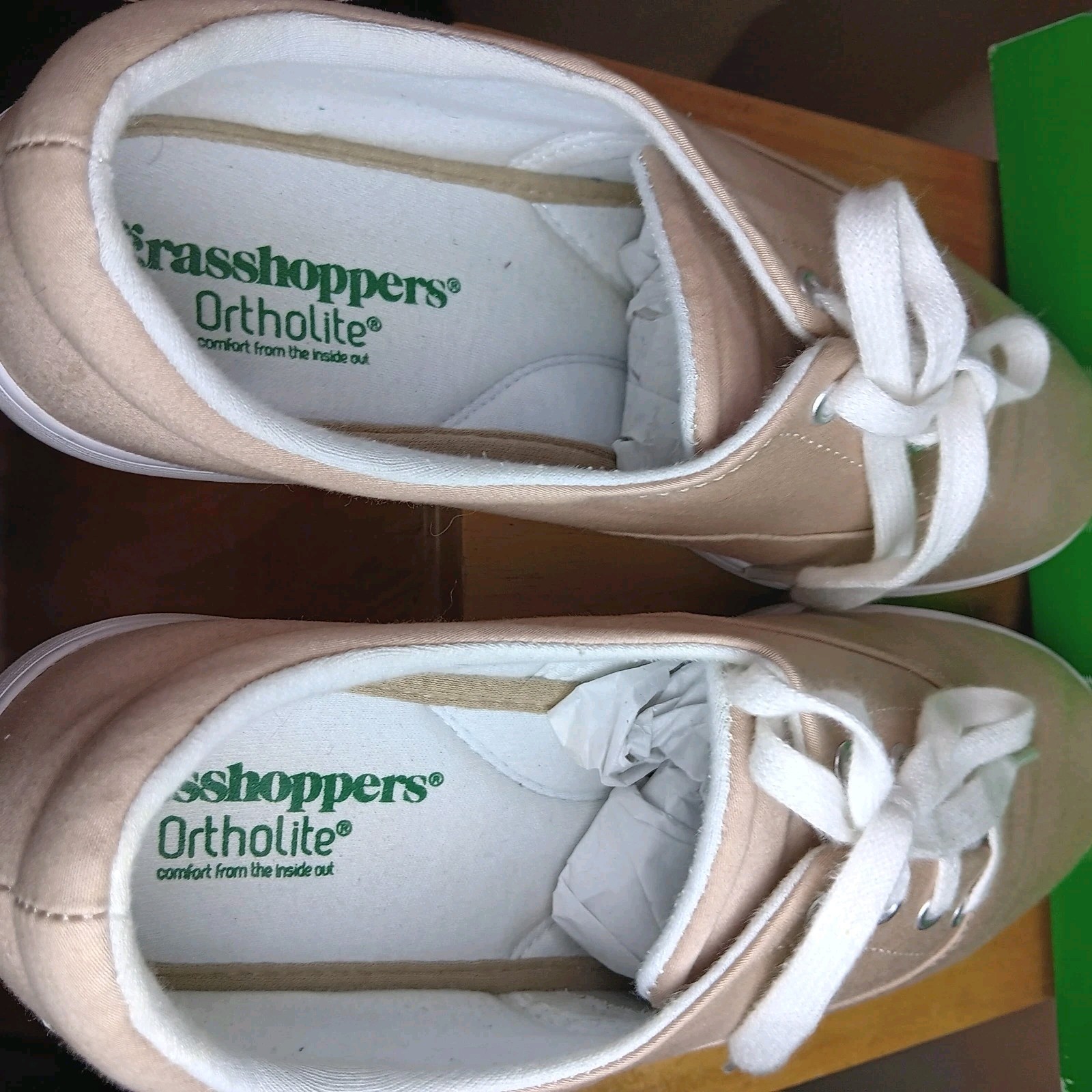 New With Box Grasshoppers Janey Memory Foam Orthopedic Comfort Sneaker 9.5 W