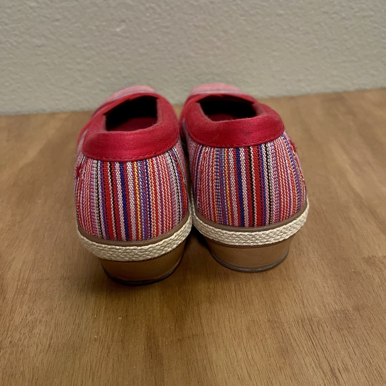 Grasshoppers Ortholite Misty Striped Wedge Shoes Slip On Red Comfort Shoe Sz 6N