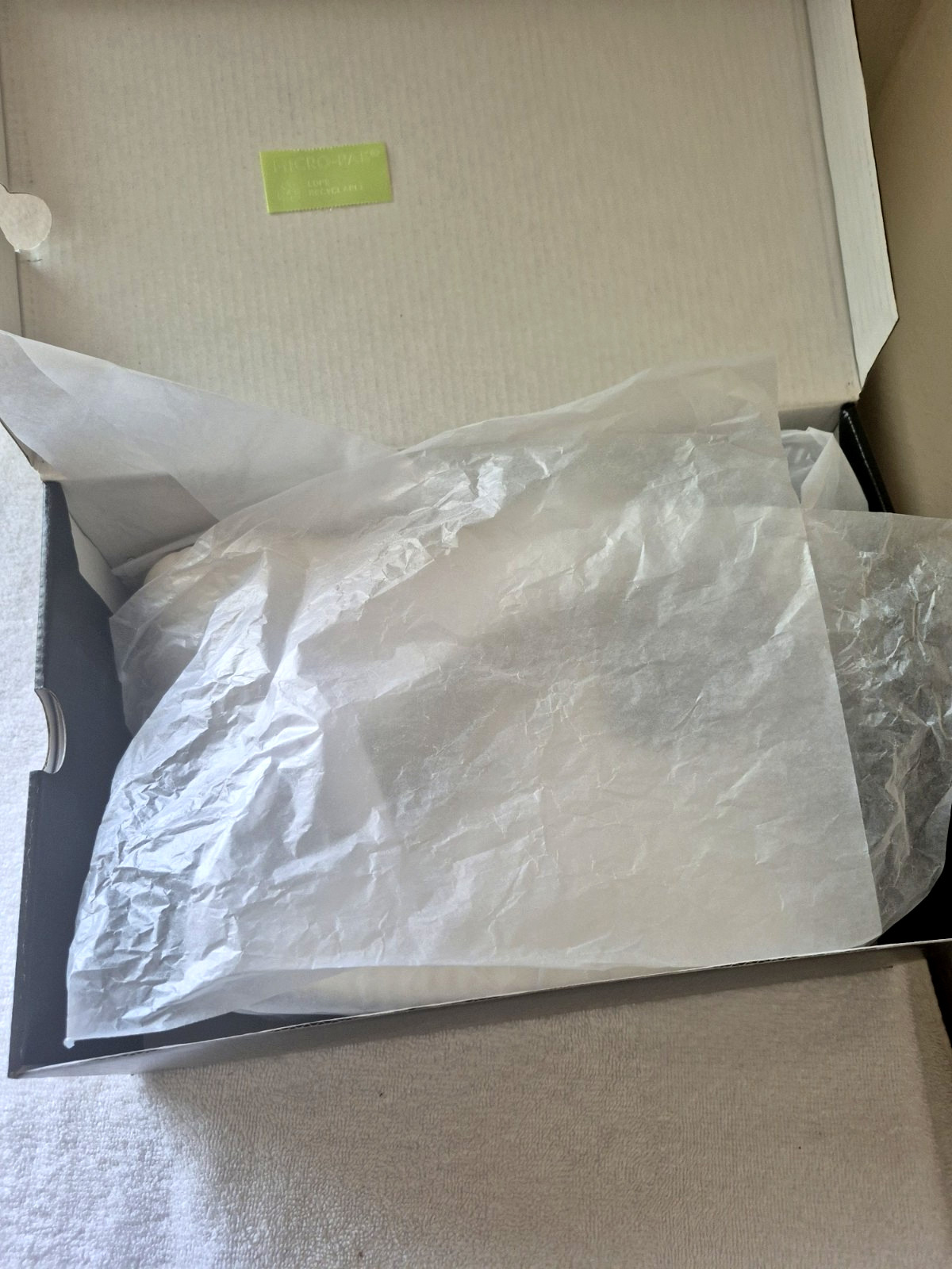 Torrid F Bur Elastic Band Active Sneaker 7.5 Wide White New w/box