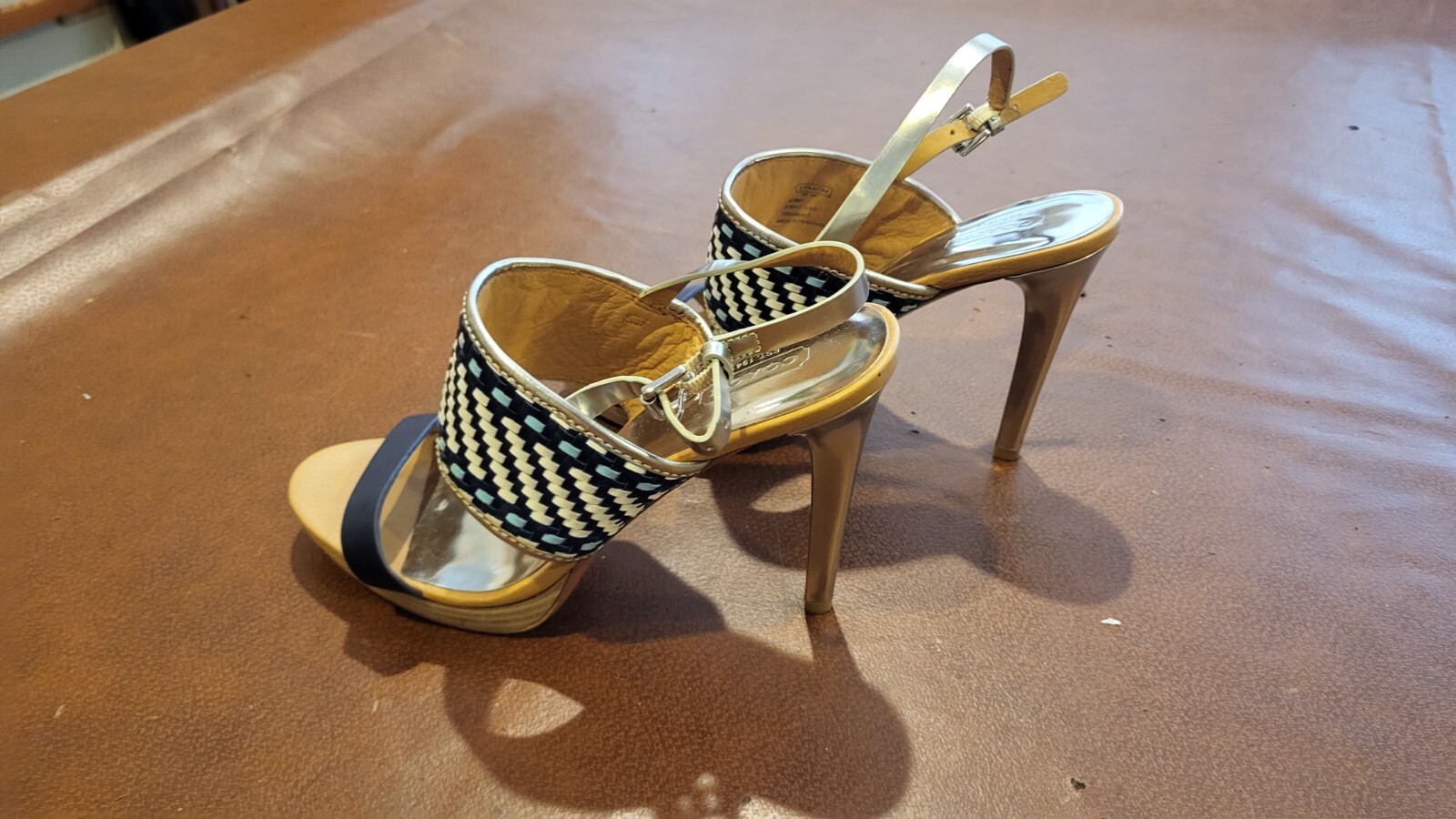 Coach Steffi Blue Tan And Silver Slingback sandal Pump SZ 9.5 4″ HEEL, EUC!