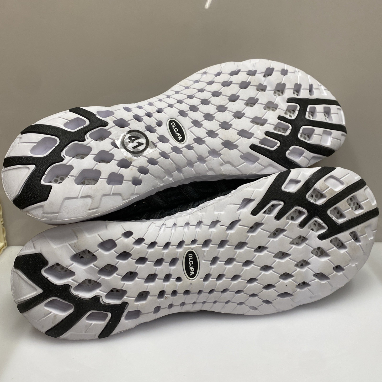 DLGJPA Women’s Lightweight Quick Drying Water Shoes for Beach Water Sports Sz 41