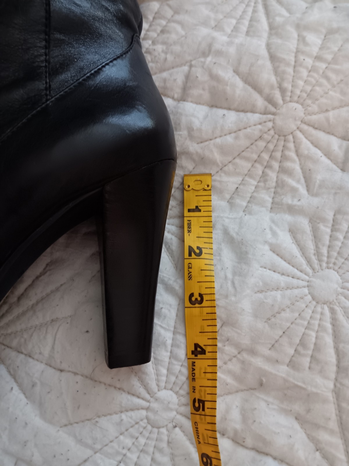 GUESS Women’s Black Leather Round Toe Block Heel Boots ~ Size 8.5M