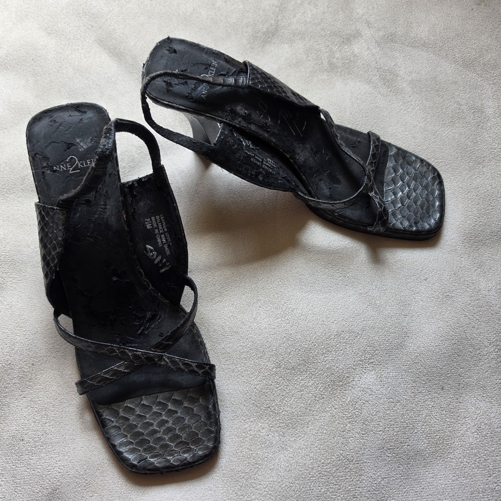 Anne Klein Women’s Black Leather Embossed Snake Strappy Slip-On Sandals 7.5M