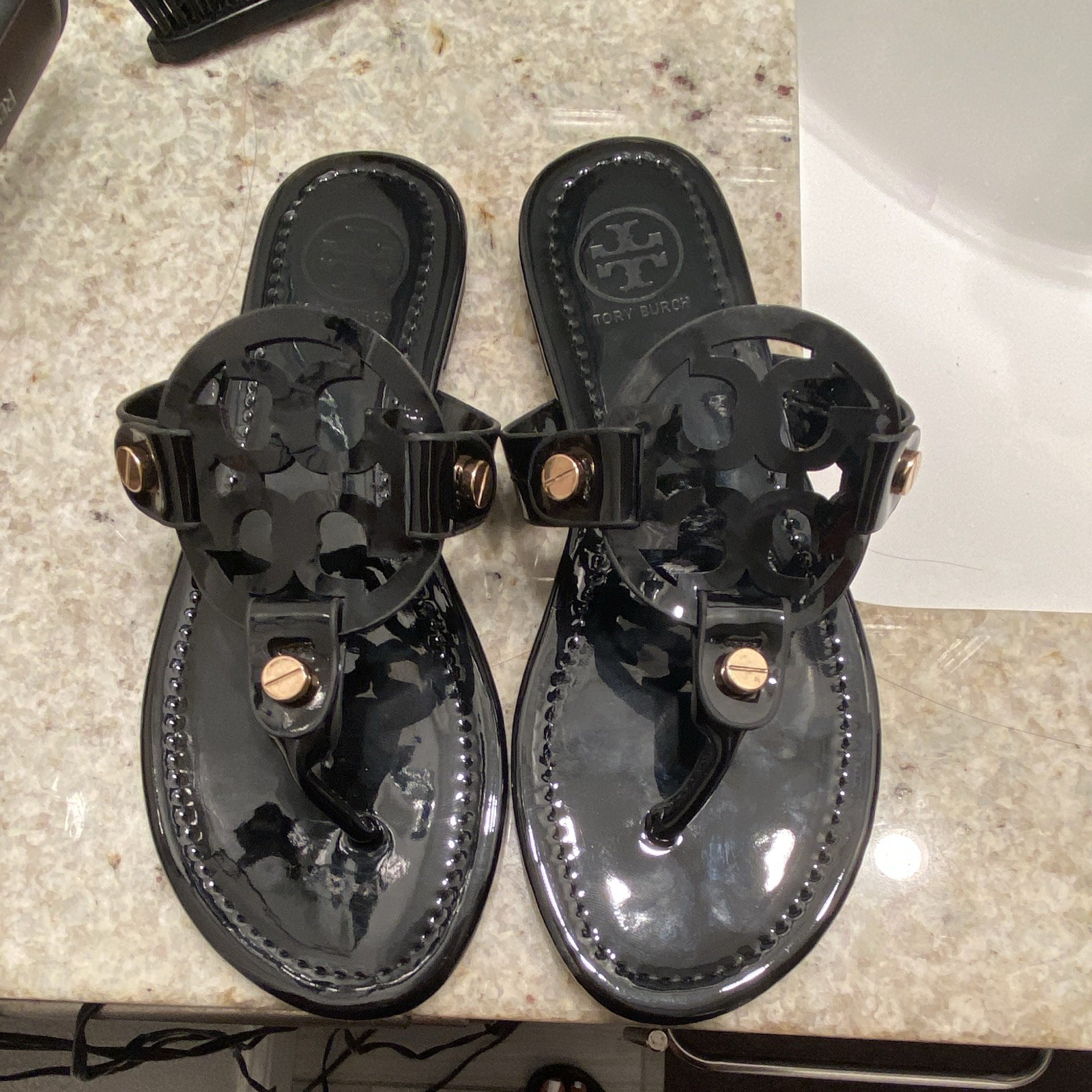 Tory Burch Women’s Black Patent Leather Logo Medallion Thong Sandals 7