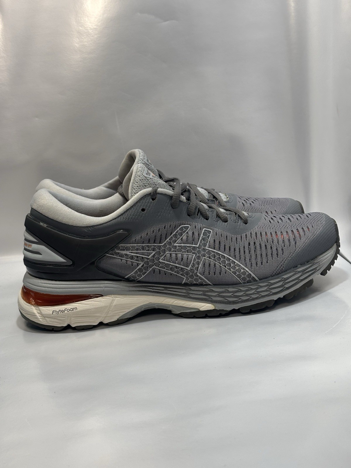ASICS GelKayano 25 Running Womens Size 7.5 Grey Sneakers Athletic Shoes 1012A026