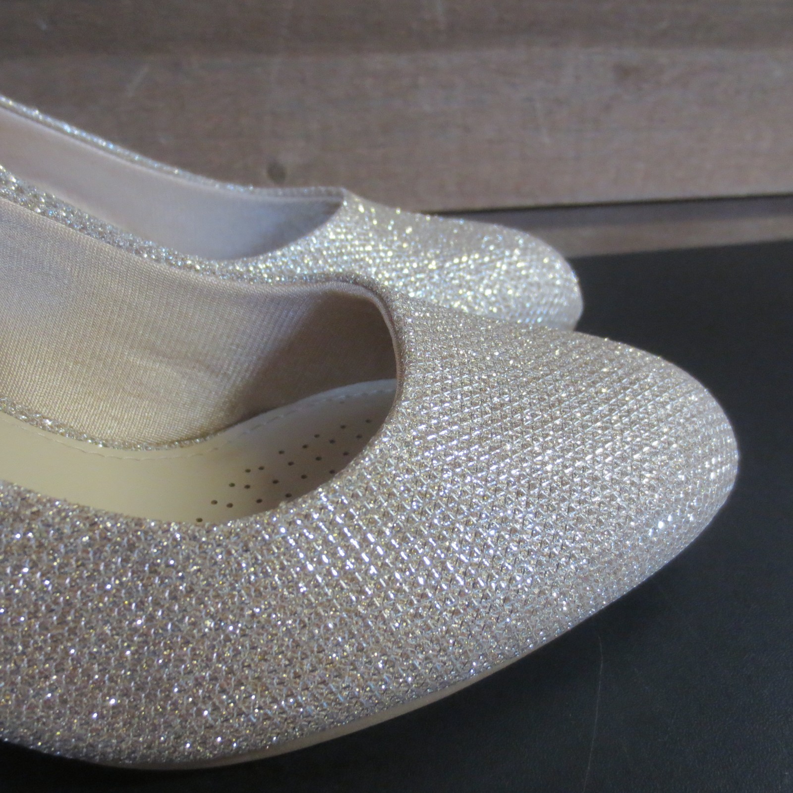 ANKIS WOMEN’S GOLD WEDGE SHOES- US 7.5