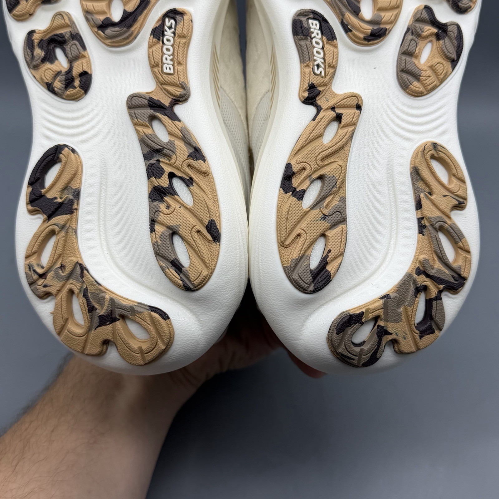 Brooks Adrenaline GTS 25 Women’s 6.5 Running Walking Shoes Coconut Crème Leopard