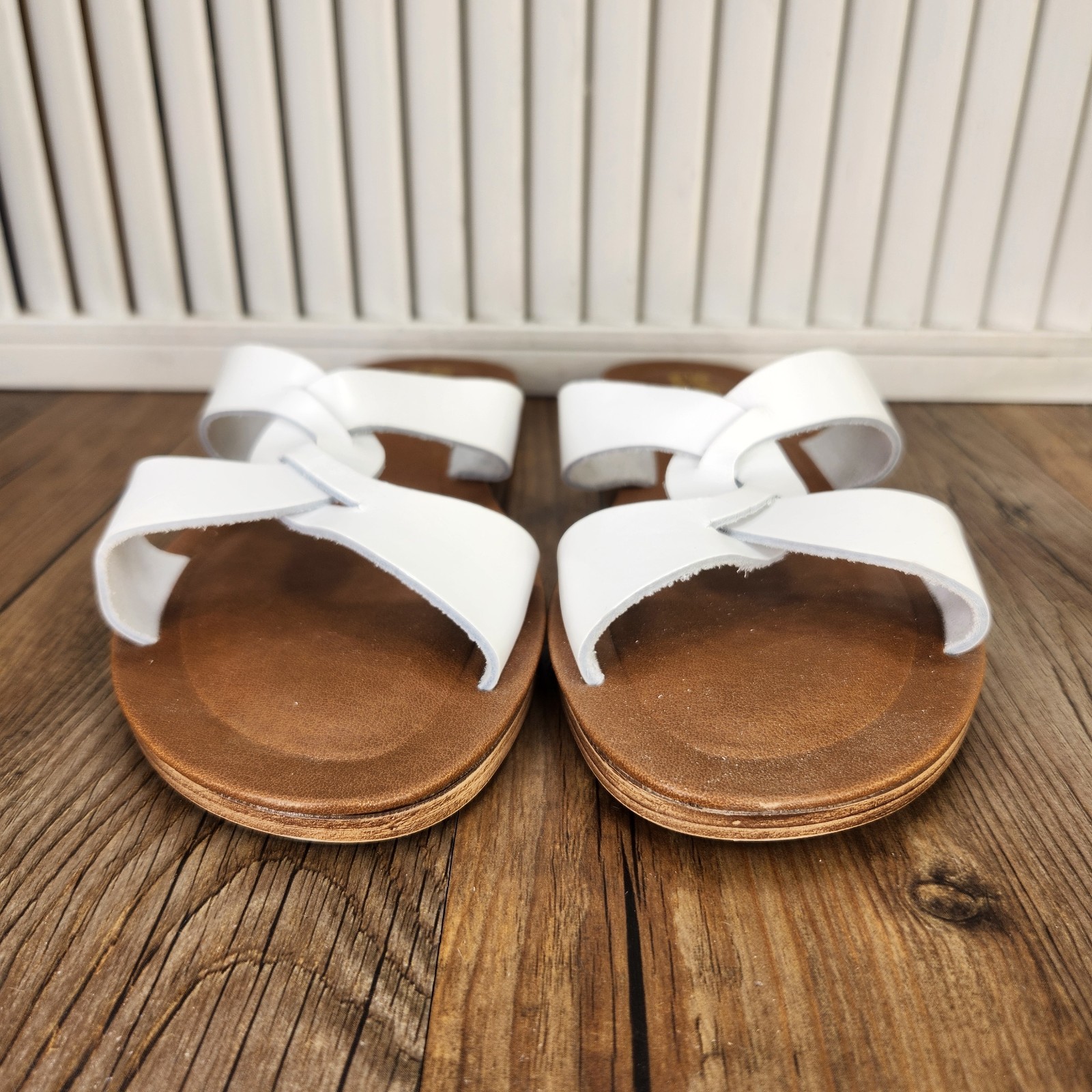 Bella Vita Dov Slide Sandals Womens Size 7.5 M White Italian Leather Summer Chic