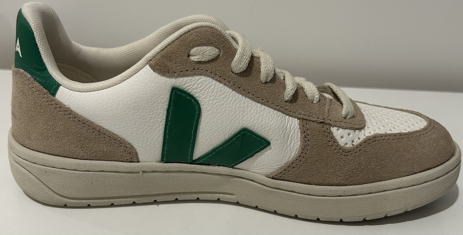 VEJA V-10 Women’s US 7 EU 38 White Beige Green Leather Suede Sneakers