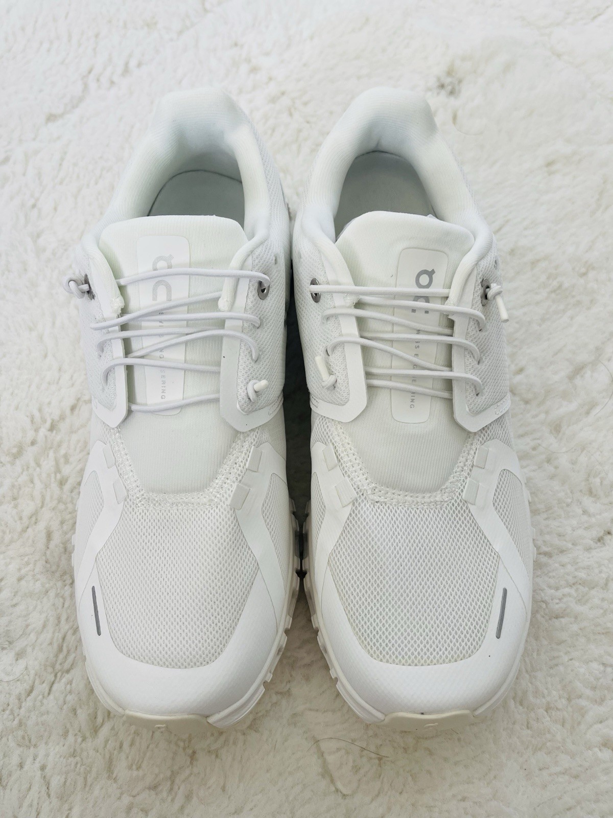 Women’s Cloud 6 Stylish athletic , Women’s Running casual Shoes 👞 SIZE 5
