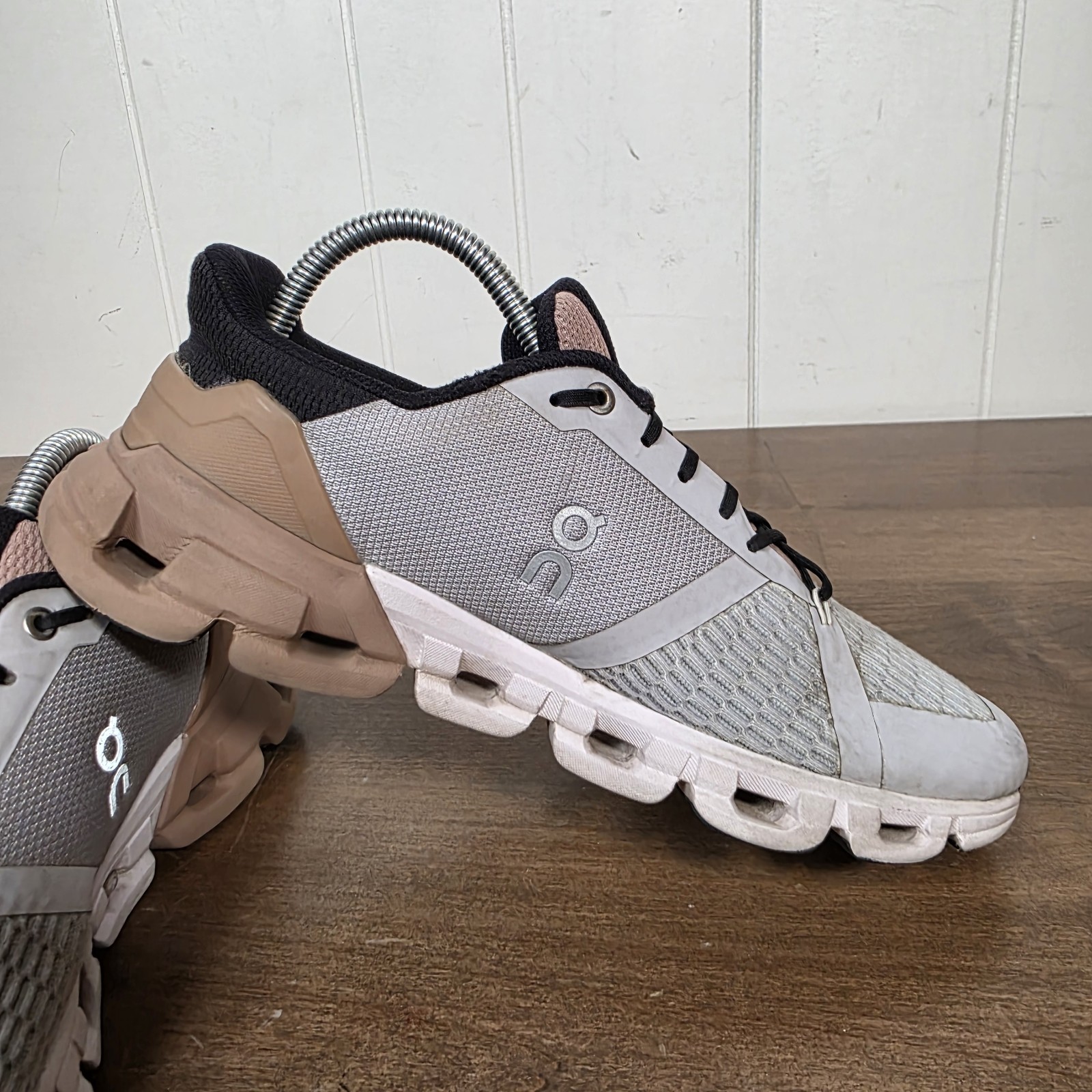 On Cloud Cloudflyer Running Shoes Womens 9 Sneakers Glacier Rosebrown 21.9956