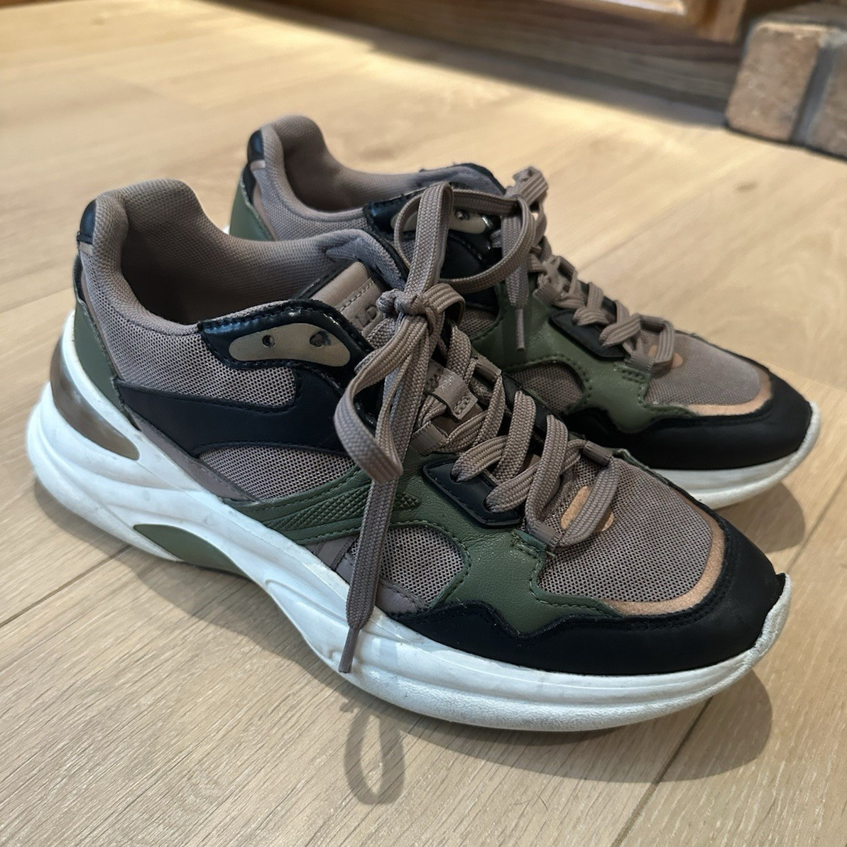 ALDO Unisex Low Top Lace-Up Athletic Sneakers Green/Gray/Black/White Colorblock
