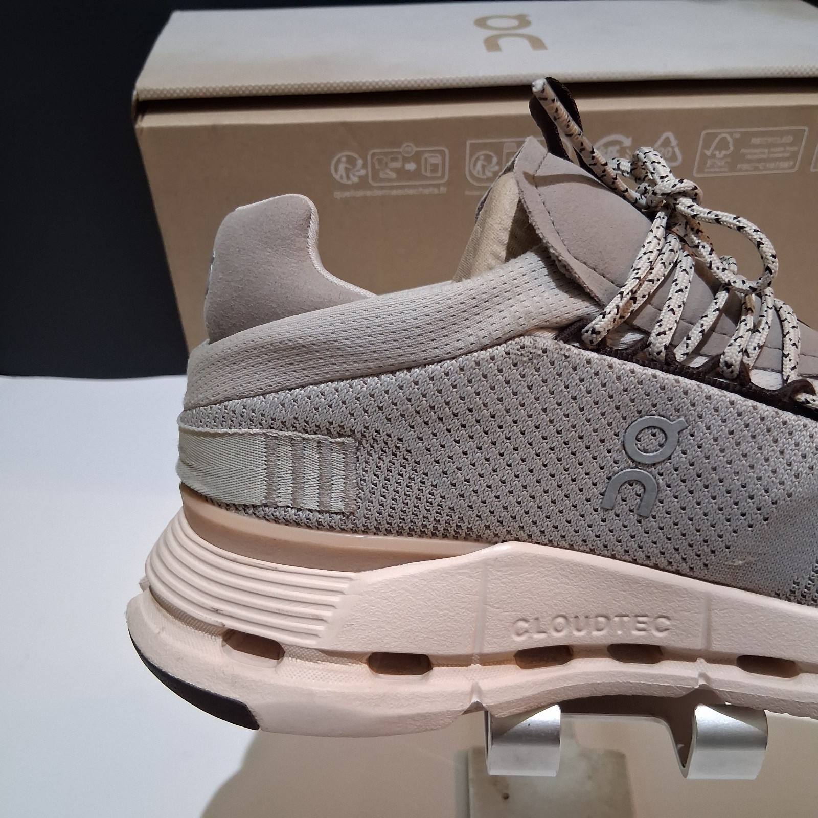 ON Running Cloudnova Pearl Shell 26.98124 Women’s Size 9.5 Sneakers New In Box