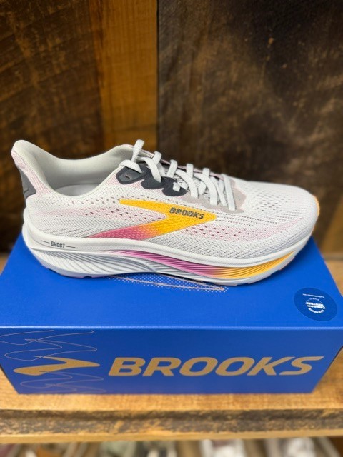 NIB 120431-070 Ghost 17 Women’s Neutral Oyster, Apricot, Pink Running Shoe