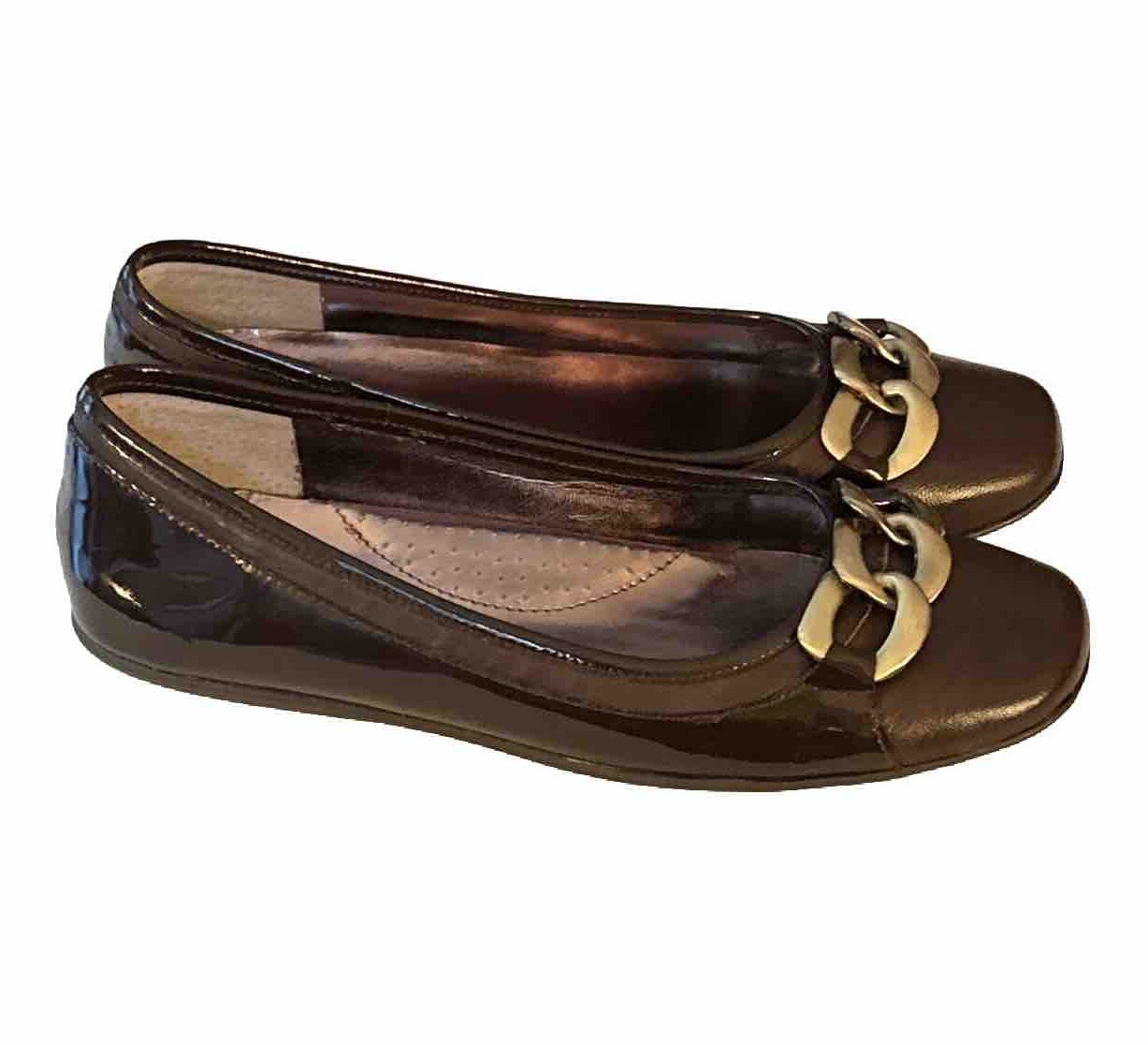 INC Brown Patent Leather Shoes Slip On Flats Chain Detail Academia Office Siren