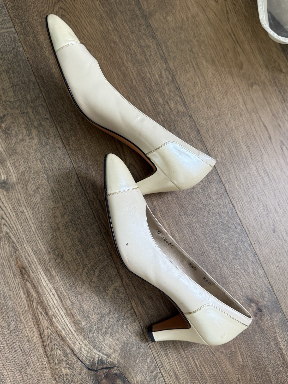 Salvatore Ferragamo vintage Leather Block Heel Pumps 8.5B. Made from calfskin.