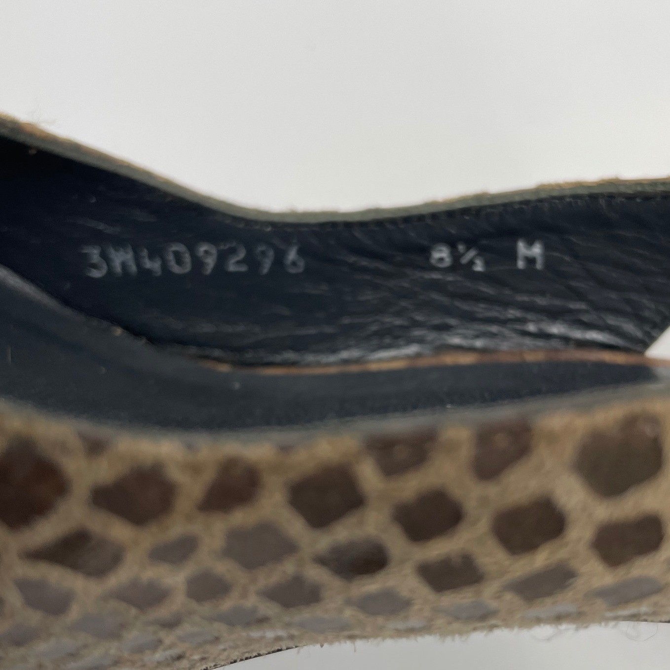 Stuart Weitzman Slingback Pumps Womens 8.5 Brown Leather Snakeskin Pointed Heel