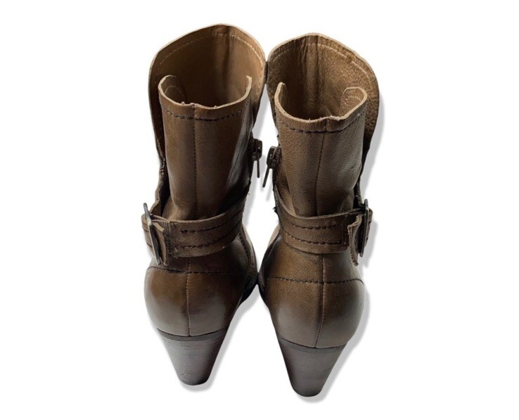 Nicole Distressed Brownish Gray Burnished Round Toe Heeled Boots Size 6