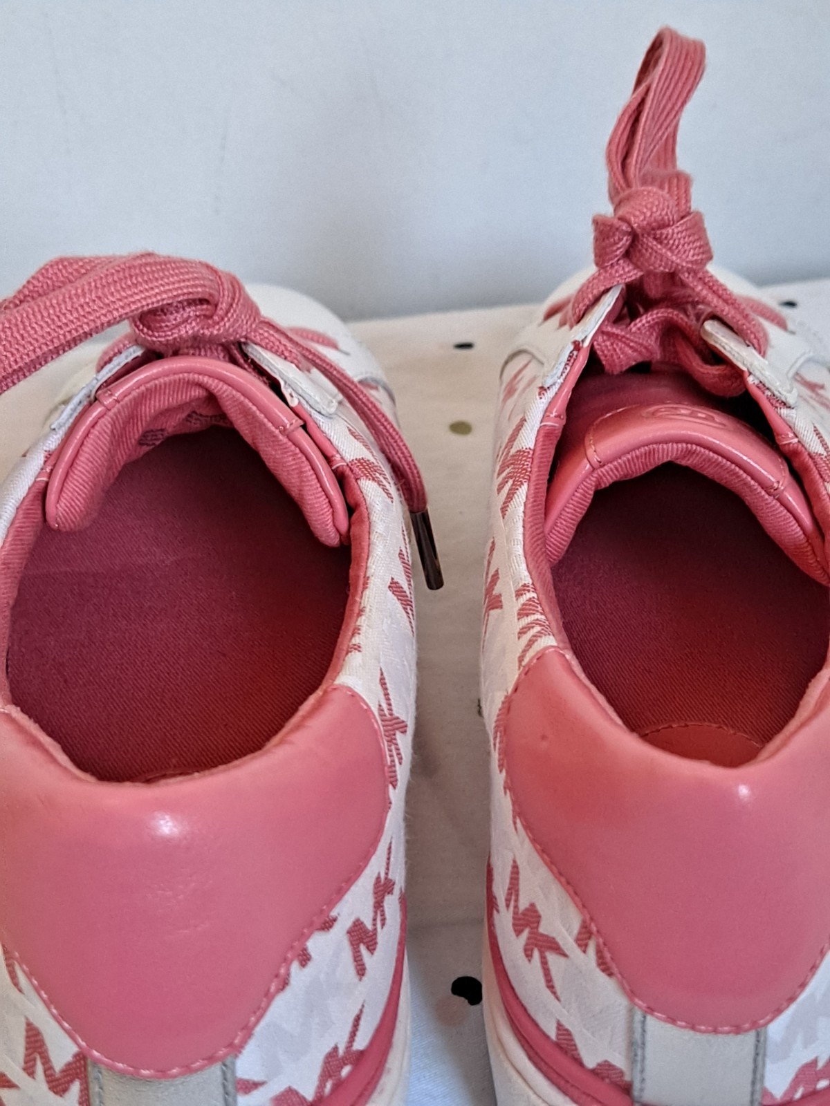 Michael Kors Women’s Size 8M Pink & White Textile/Leather Sneakers Shoes