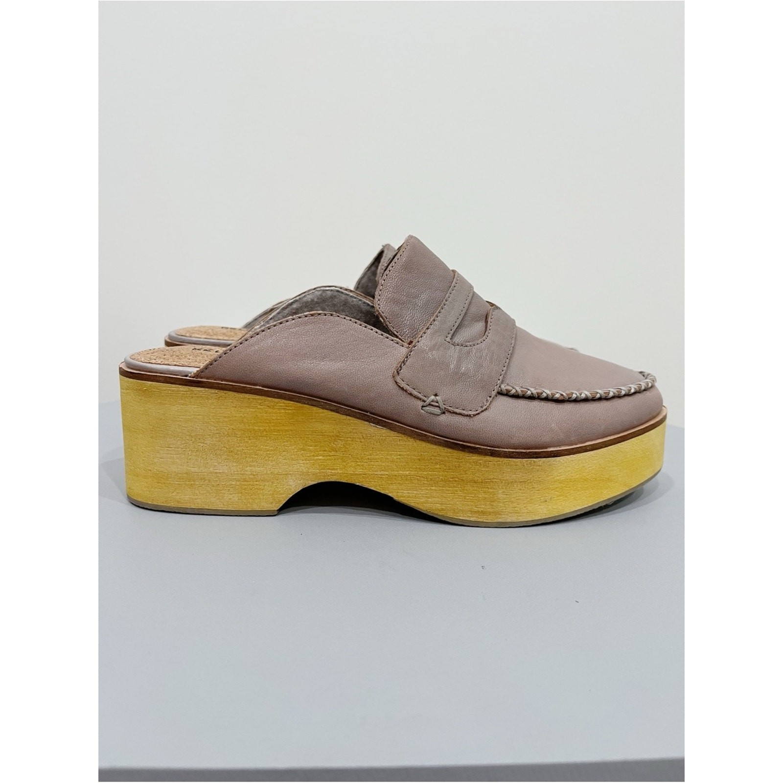 Kelsi Dagger Brooklyn Leather Platform Mule Clogs Taupe Pink Wooden Wedge 7.5