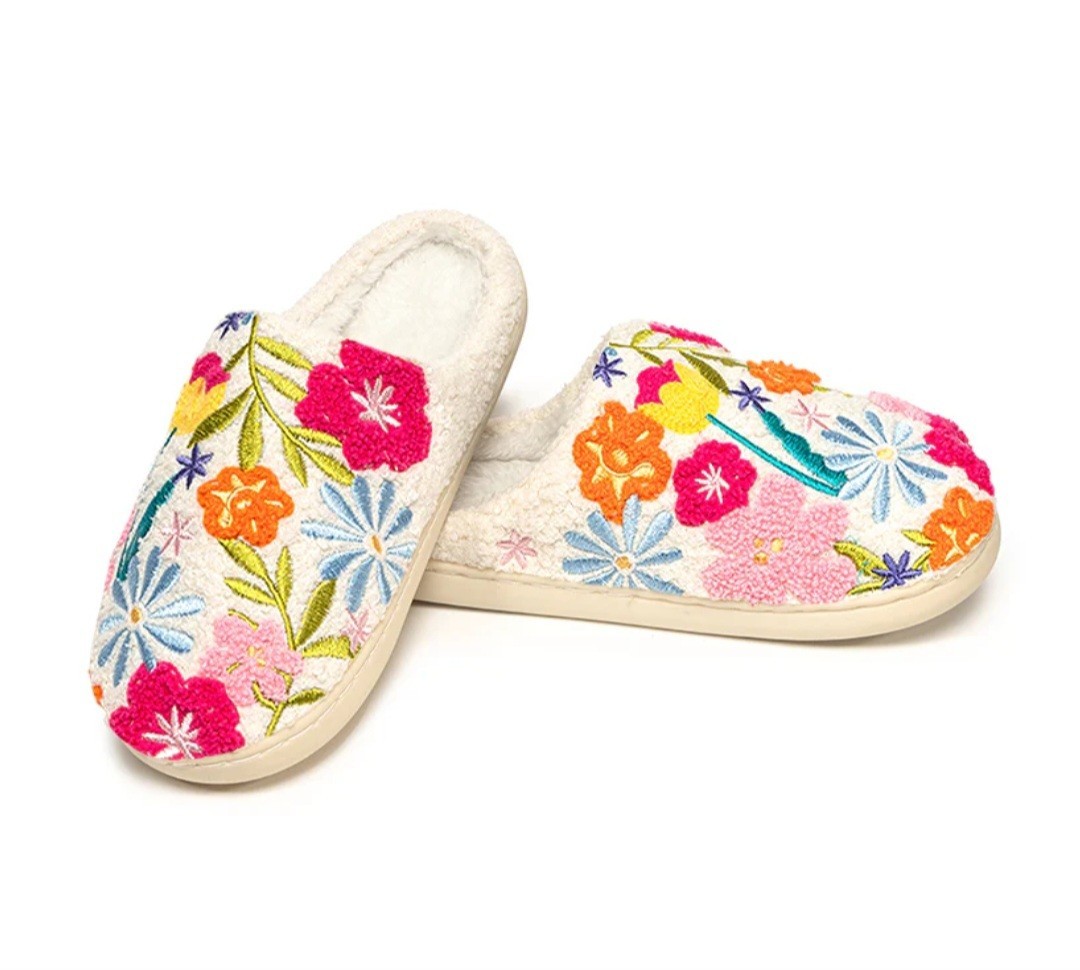 Flowers in Bloom Indoor/Outdoor Cozy Slippers Unisex M/L 9-12 Living Royal