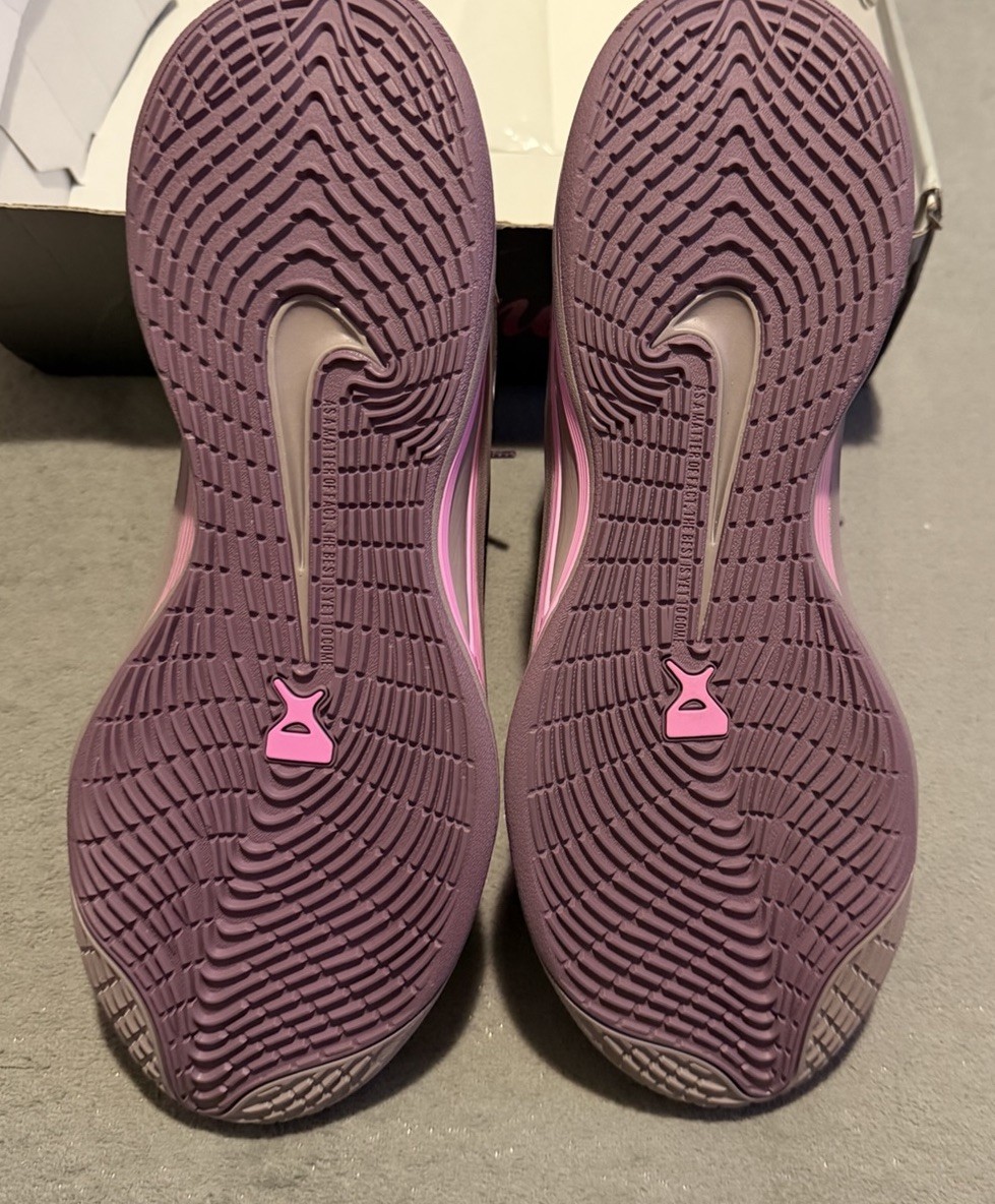 Mens 12 Wmns 13.5 Nike A’One ‘Dog Mom’ Low Top Athletic Sneaker Violet Dust/Pink