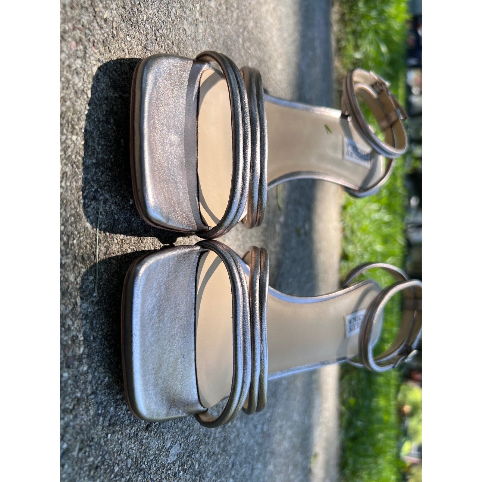 BADGLEY MISCHA Belen Heeled Light Bronze Metalic Leather Sandal Sz 10 NWOT