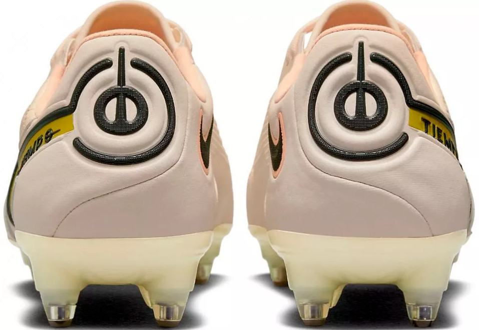 NIKE TIEMPO LEGEND 9 ELITE SG-PRO SOCCER CLEATS WOMEN’S SIZE 7.5 NWB no box top