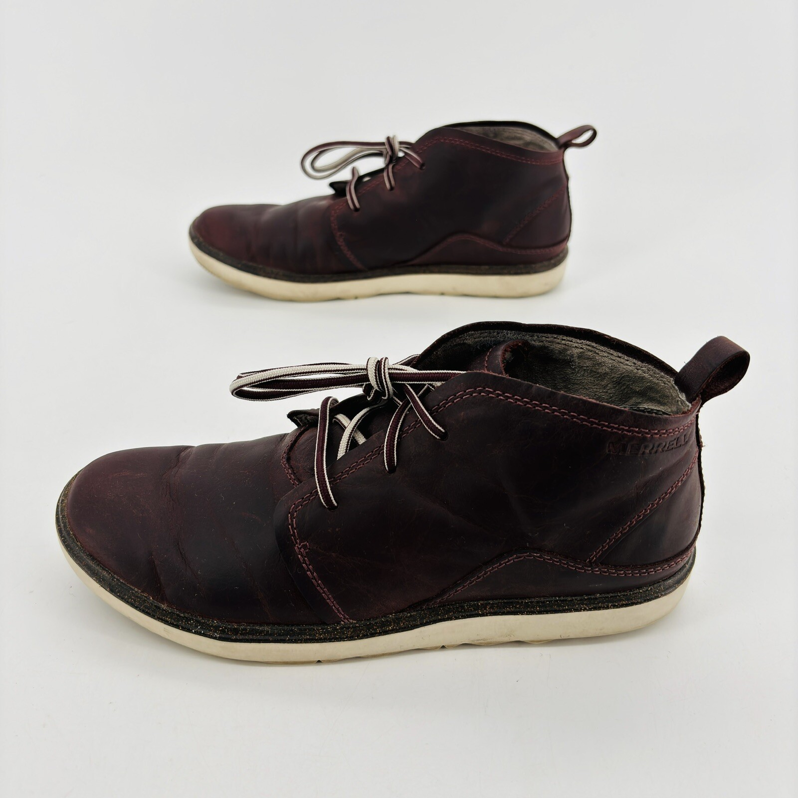 Women’s 7 Merrell Huckleberry Chukka Boots Red Leather Pull Tab Ankle Lace Up