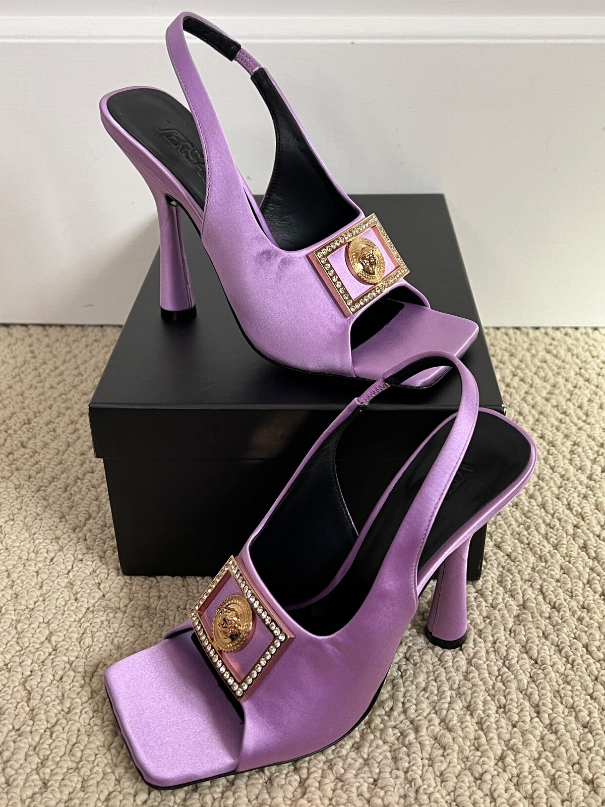 NIB Versace Tribute Medusa Logo Crystal Satin Open Toe Slingback Pumps 37.5 7.5
