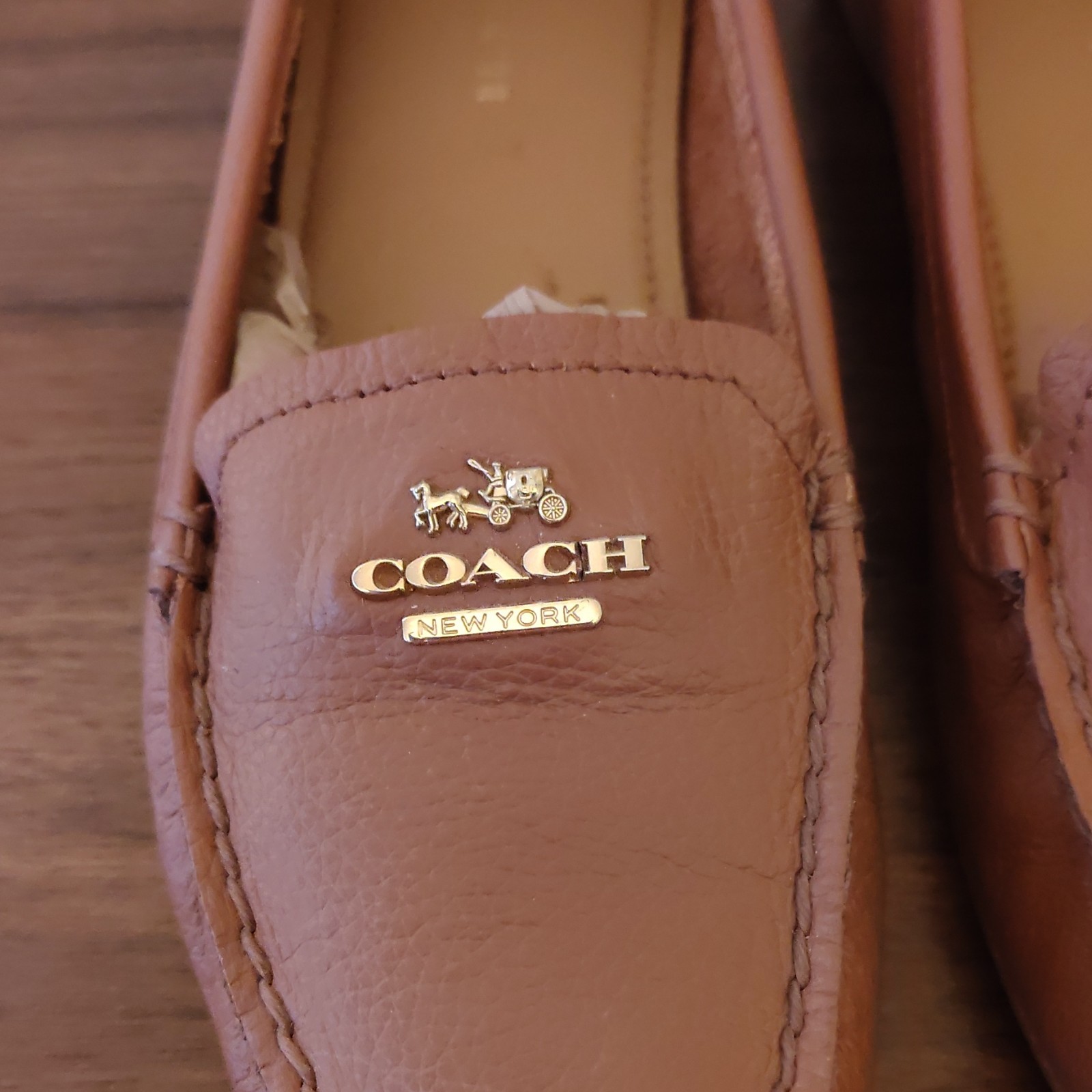 Coach Women’s Brown «Opal Driver» Leather Slip-On Loafer Flats Logo Accent 6 M