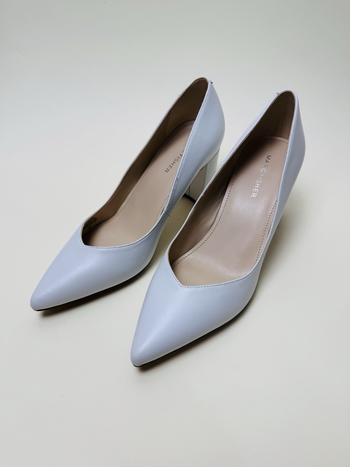 Marc Fisher Women’s white Pointed Toe Block Heel Slip-On Leather 8