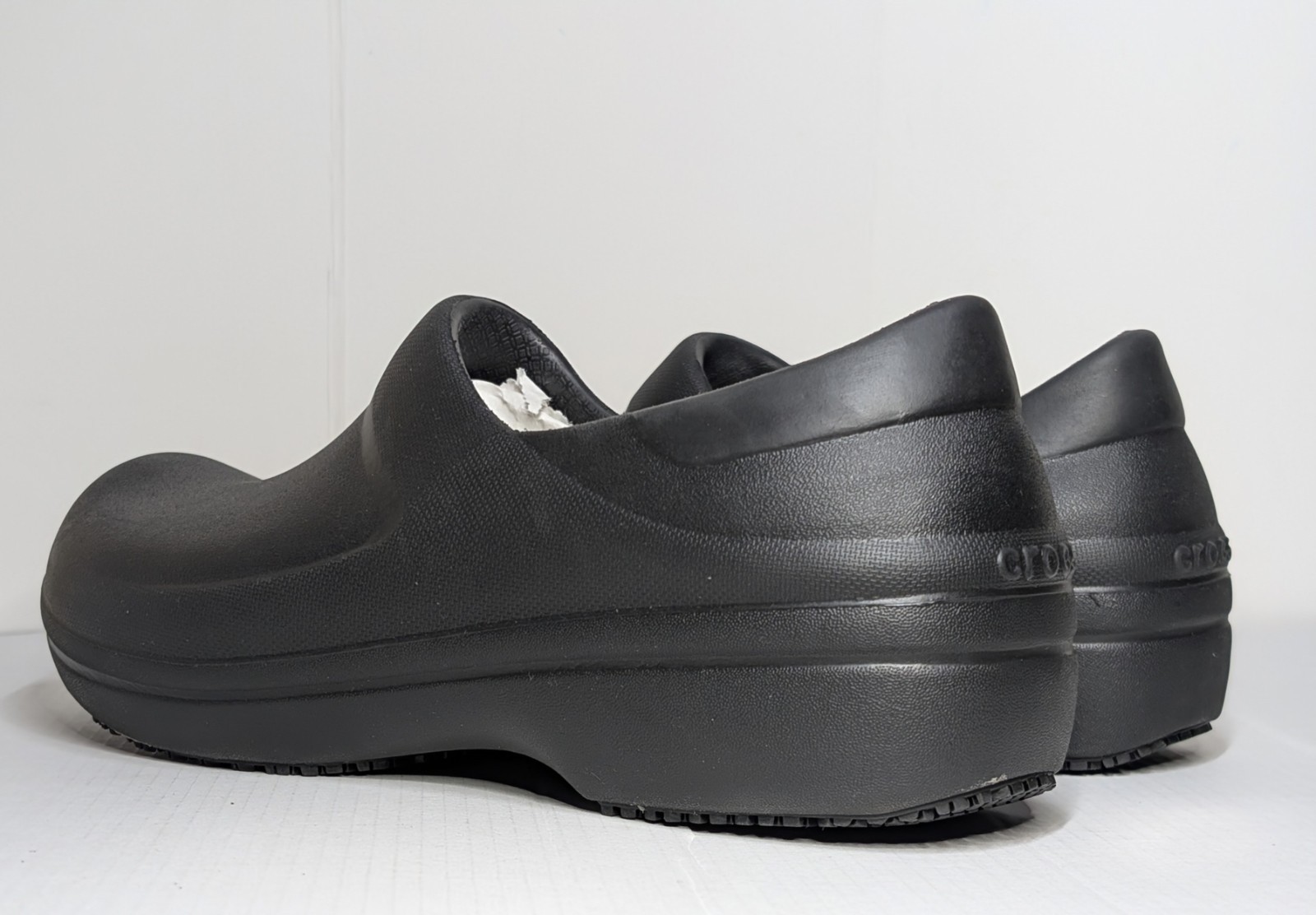 Crocs On-The-Clock Work Slip-Resistant Clogs / Slip-On Work Shoes Size 7