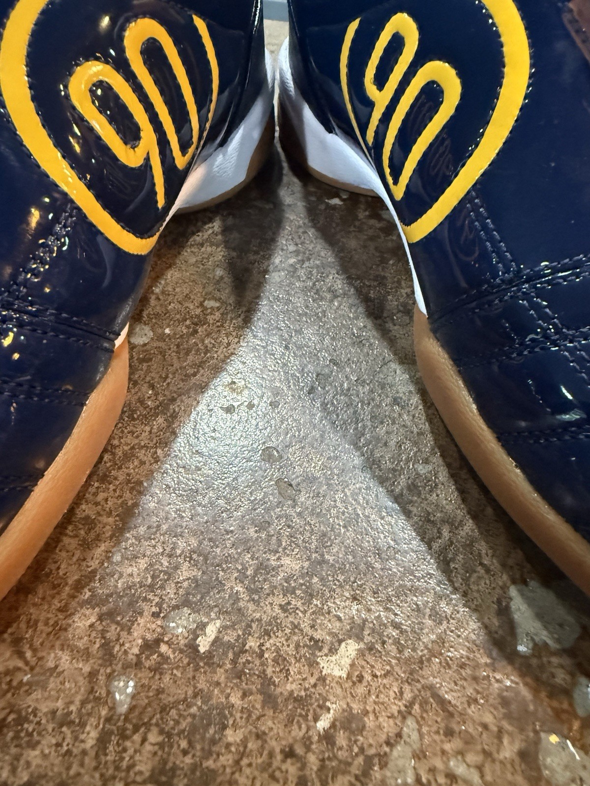 Nike Women’s Total 90 Michigan Midnight Navy Gold Soccer Shoes Size 9.5