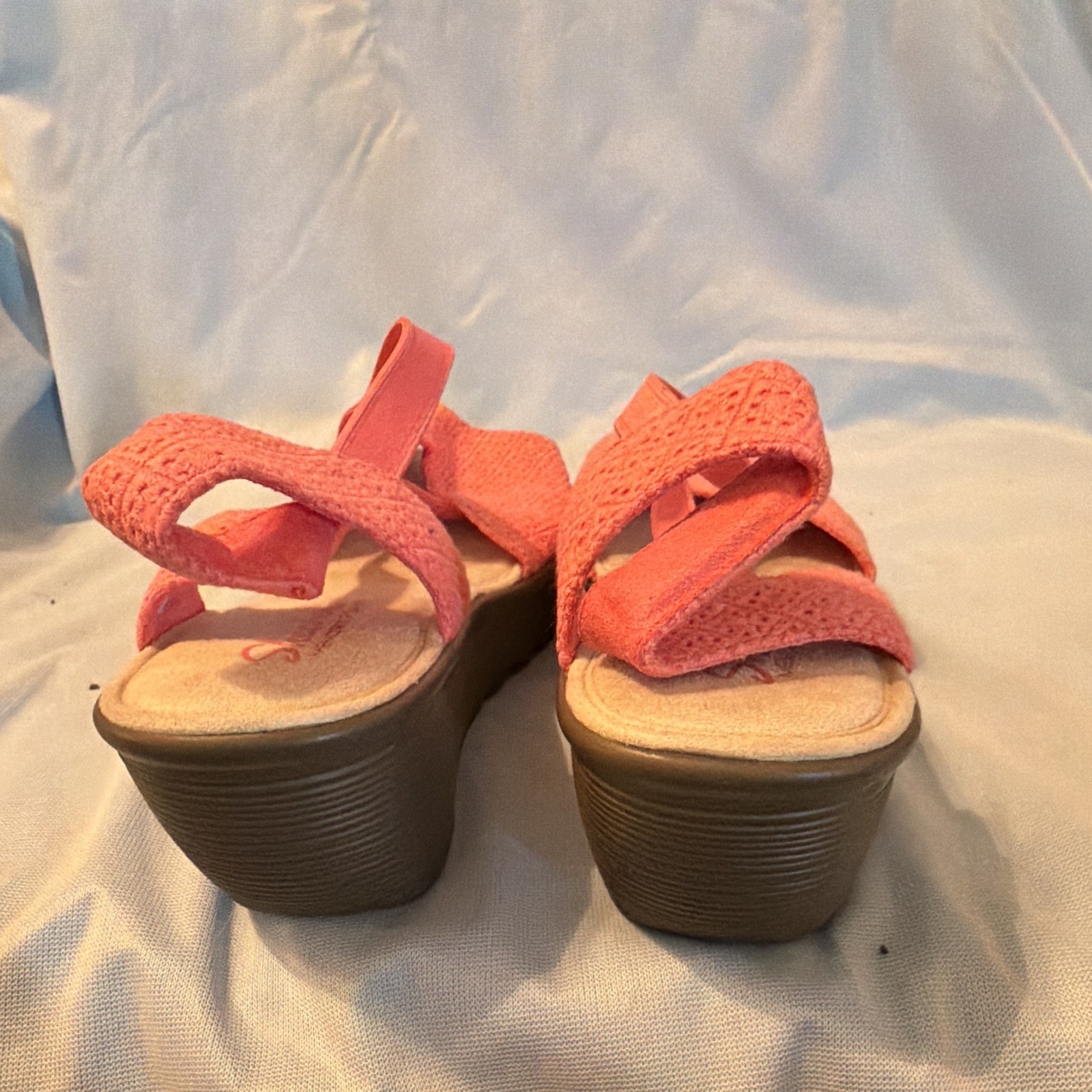 Skechers Pink Textured Strappy Wedge Slip-On Sandals Women’s US 11 Rubber