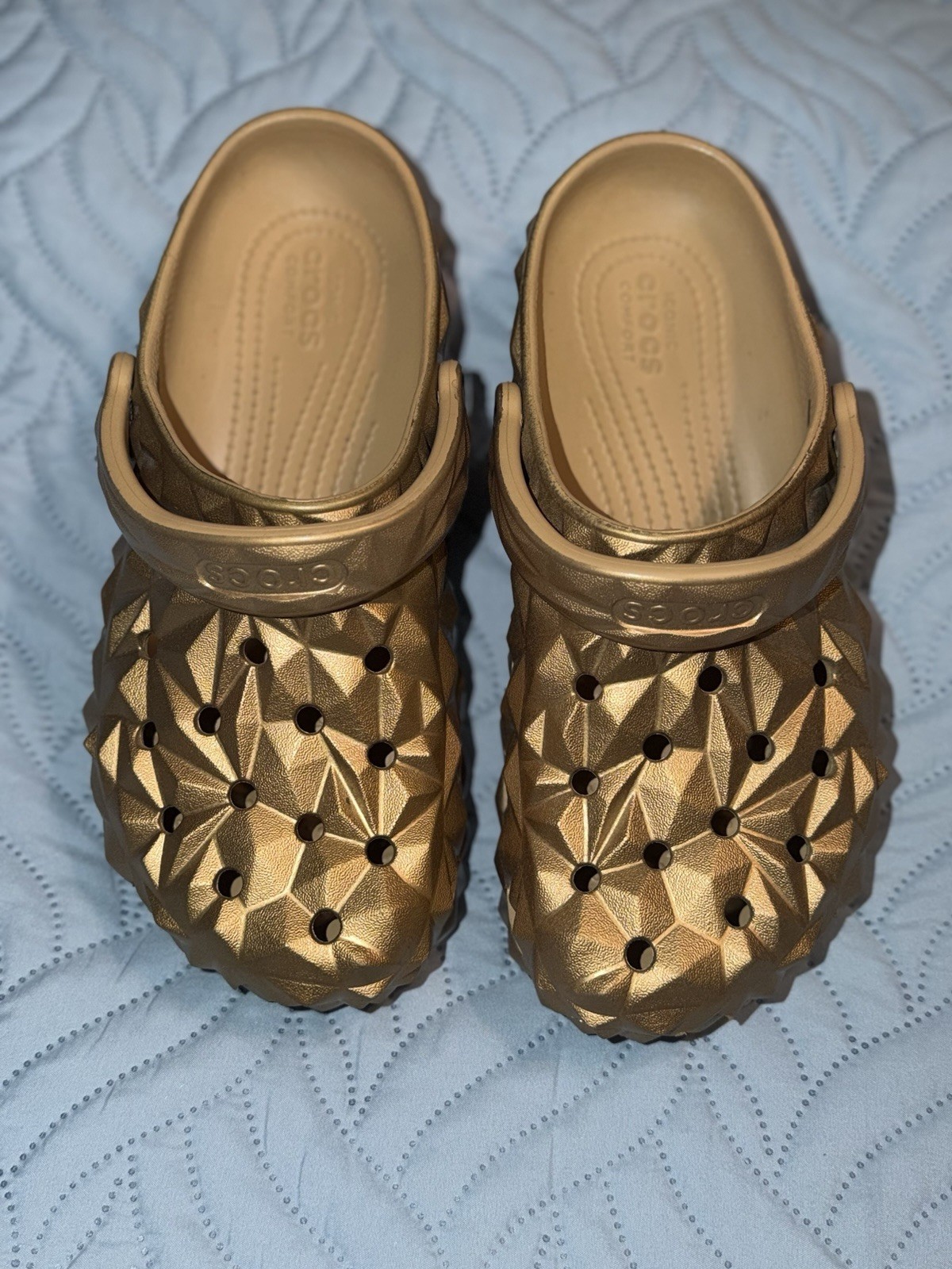 CROCS Classic Metallic Geometric Clog Gold Men 8 Women 10 RARE Slides Shoes