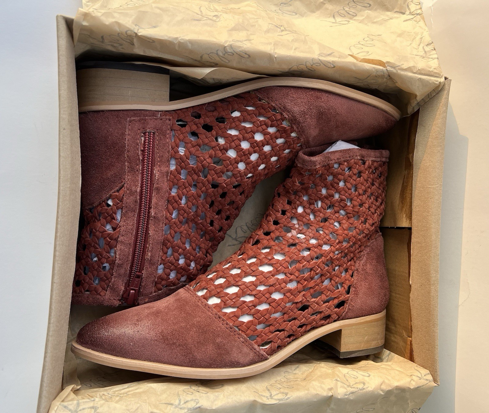 NEW Rebels Women Pumpkin Suede Woven Cutout Ankle Boots SZ: 9 (8.5)