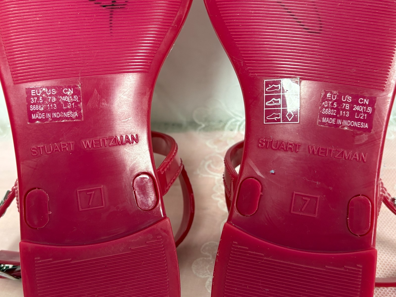 NEW-Stuart Weitzman-Women-S6832-Rasbery color Jelly Sandals.Sz-7B.Indonesia.