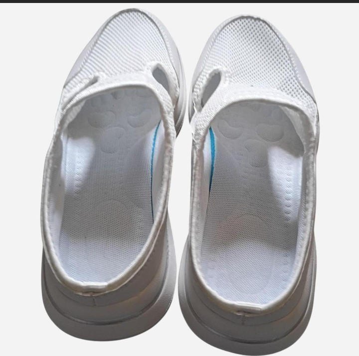 Athletic shoes open back White Size 7