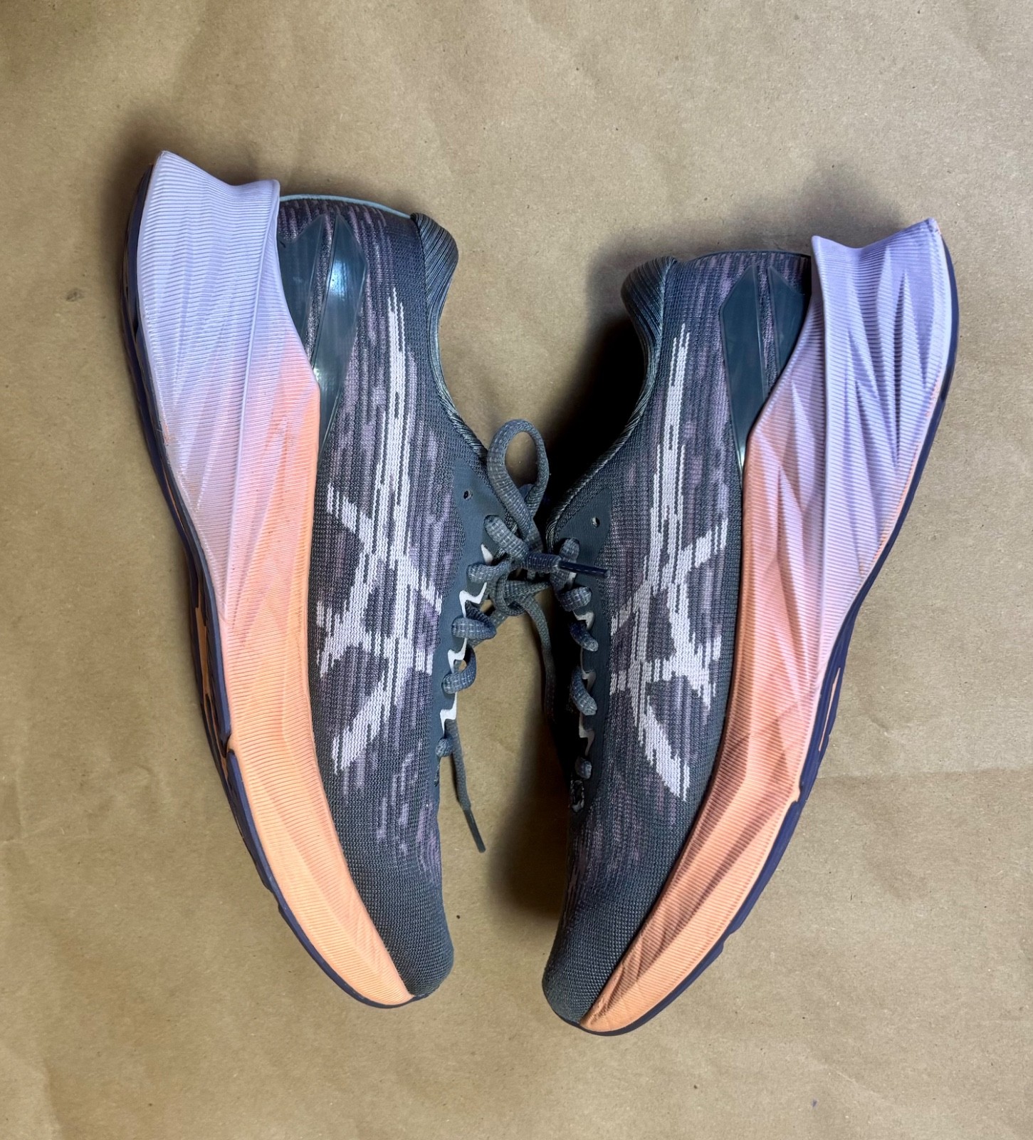 women asics 8.5 novablast 3 FF Blast+
