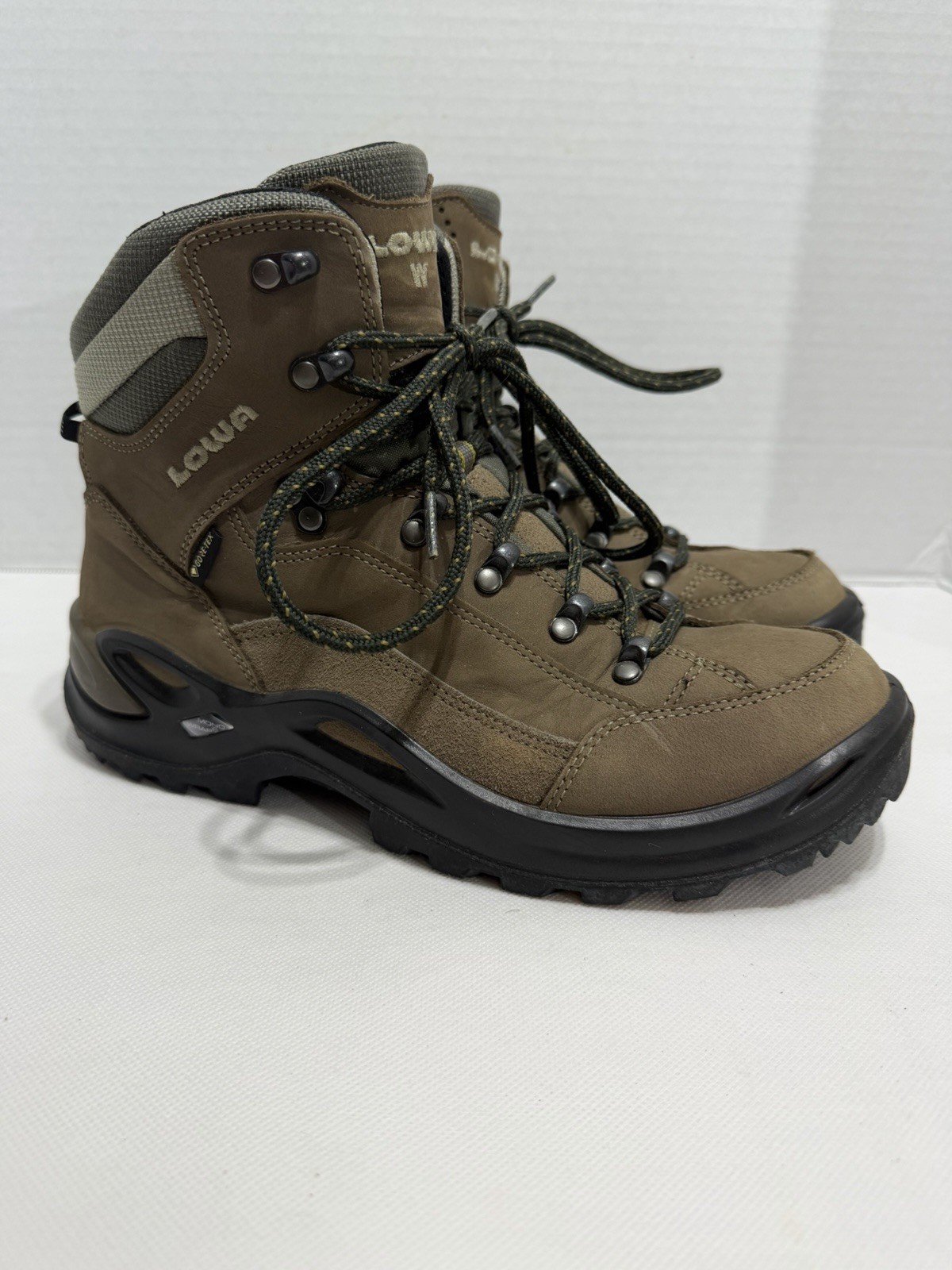 Lowa Women’s Renegade GTX Mid Gore-Tex Hiking Boot shoes, Size 8.5 W (Wide) US