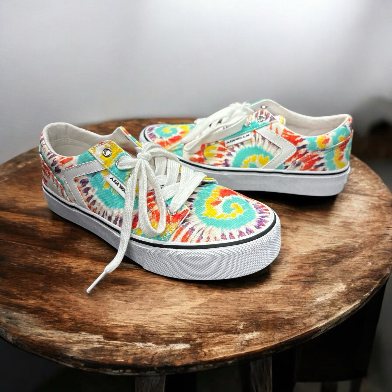 Air Walk Women’s Tie Dye Low Top Sneaker, Warace J • Size 7.5 M New