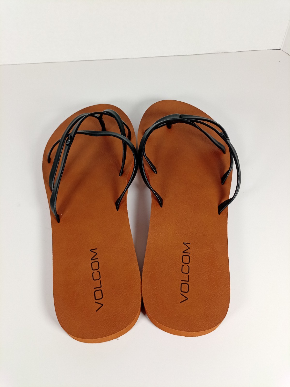 Volcom New School II Womens size 8 Cushioned Strappy Flip Flops