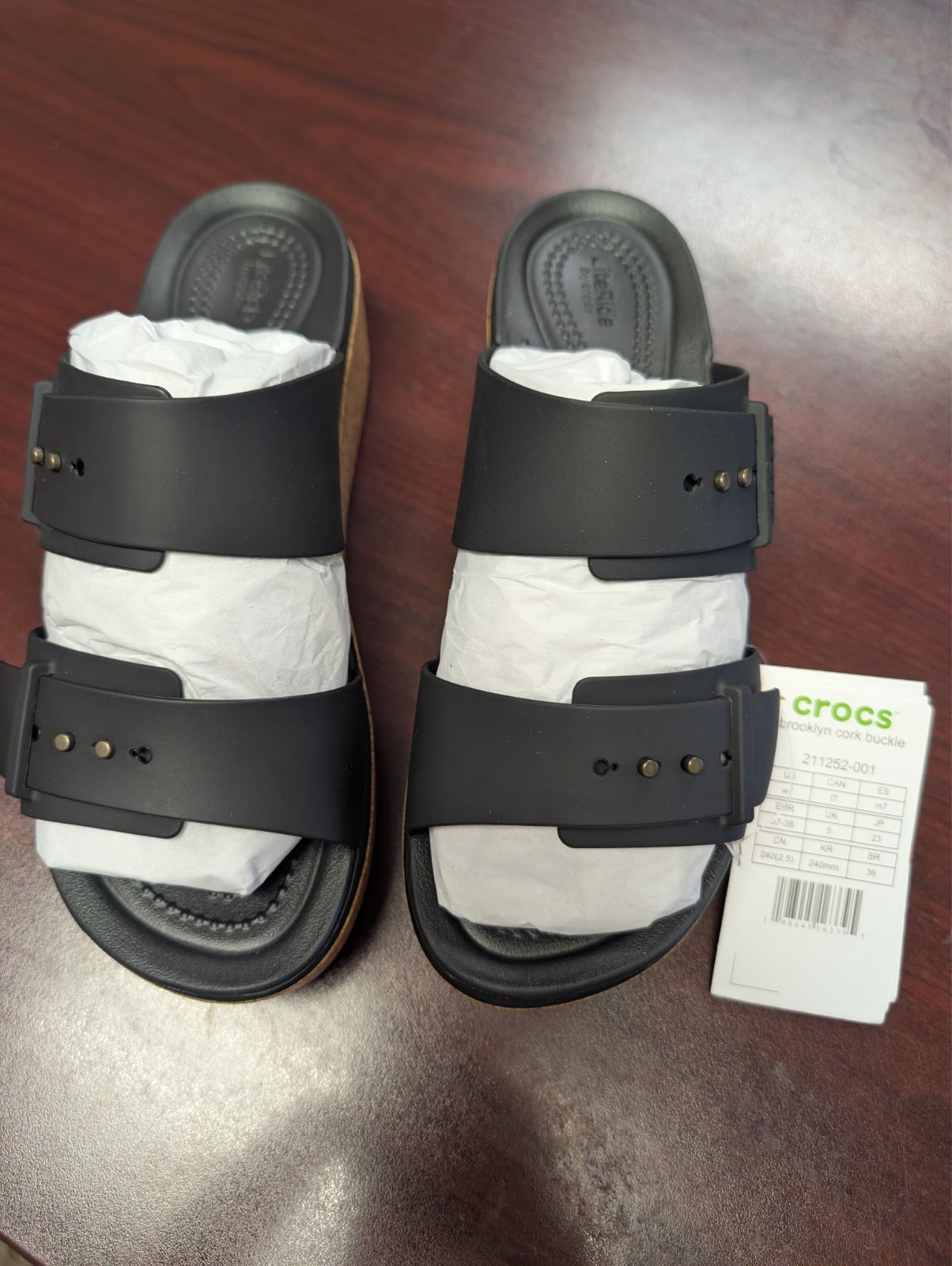 CROCS Brooklyn Woven Buckle – Black W 7 Size NWT
